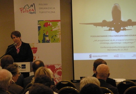 Elżbieta Wąswoczi-Zaborek podczas konferencji w Warszawie AG