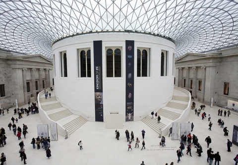 Wnętrze Muzeum Brytyjskiego archiowum visitbritain.com