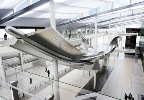 Cień aerodynamiczny w Terminalu 2 archiwum heathrowairport