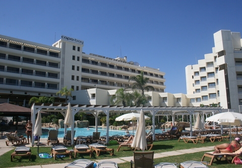 Jeden z hoteli cypryjskich w Protaras AG