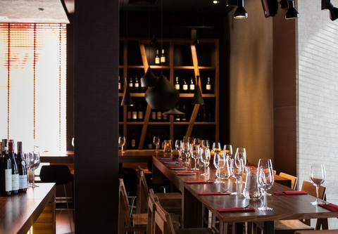 Restauracja Winestone w hotelu Grand Warszawa archiwum Mercure