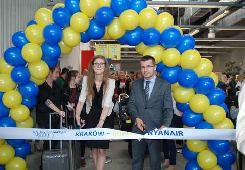 Inauguracja lotó z Gdańska do Krakowa i Wrocławia, z lewej:Klaudia Kałążna z Ryanair'a archiwum Ryanair'a