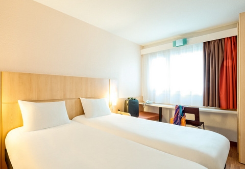 Nowe łóżko w pokoju hotelu Ibis Warszawa Centrum archiwum Ibis.com