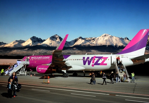Samolot Wizzair na lotnisku w Popradzie, w październiku 2014 roku AG