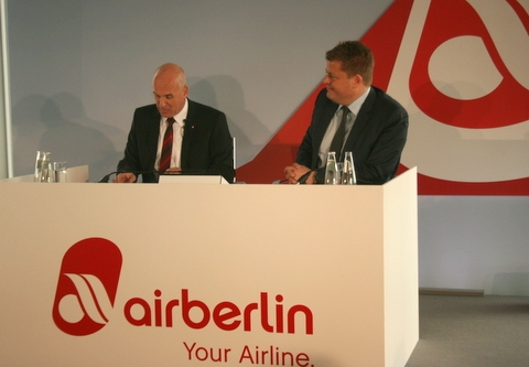 Stefan Pichler podczas prezentacjin nowej strategii airberlin AG
