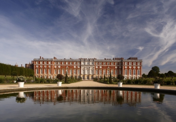 Hampton Court w Londynie archiwum visitbritain