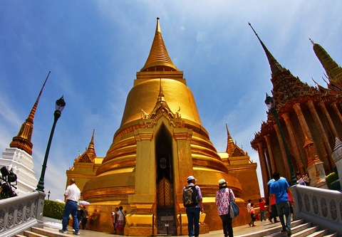 Świątynia Wat Phra Kaew w Bangkoku archiwum tourismthailand.org
