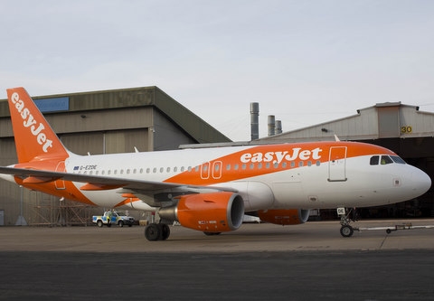 Samolot easyJet, najlepszej lini lotniczej wg klientów Skyscanner archiwum easyJet