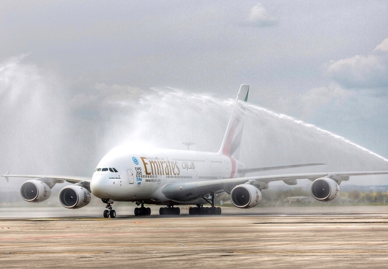 Powitanie A380 w barwach Emirates w Pradze archiwum Emirates