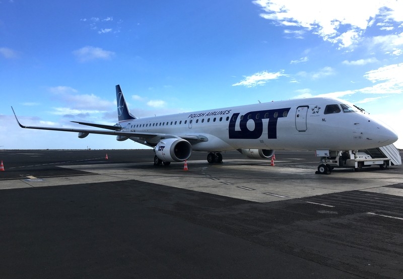 Nowy Embraer w barwach PLL LOT archiwum PLL LOT/Damian Czarnecki