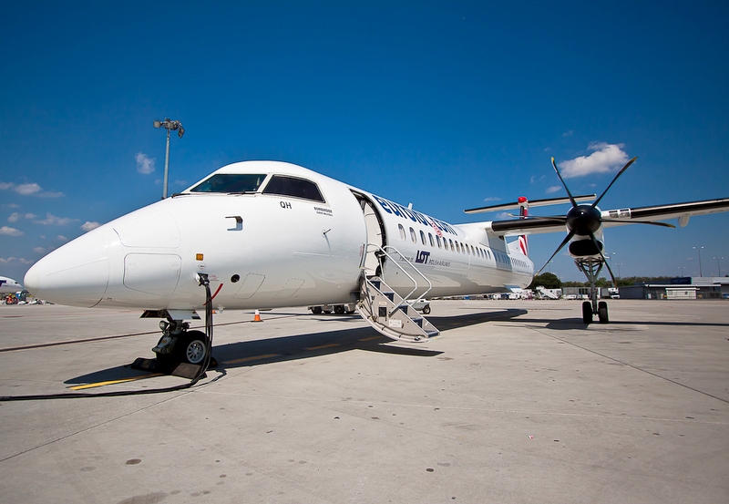 Bombardier w barwach PLL LOT Krzysztof Moczulski
