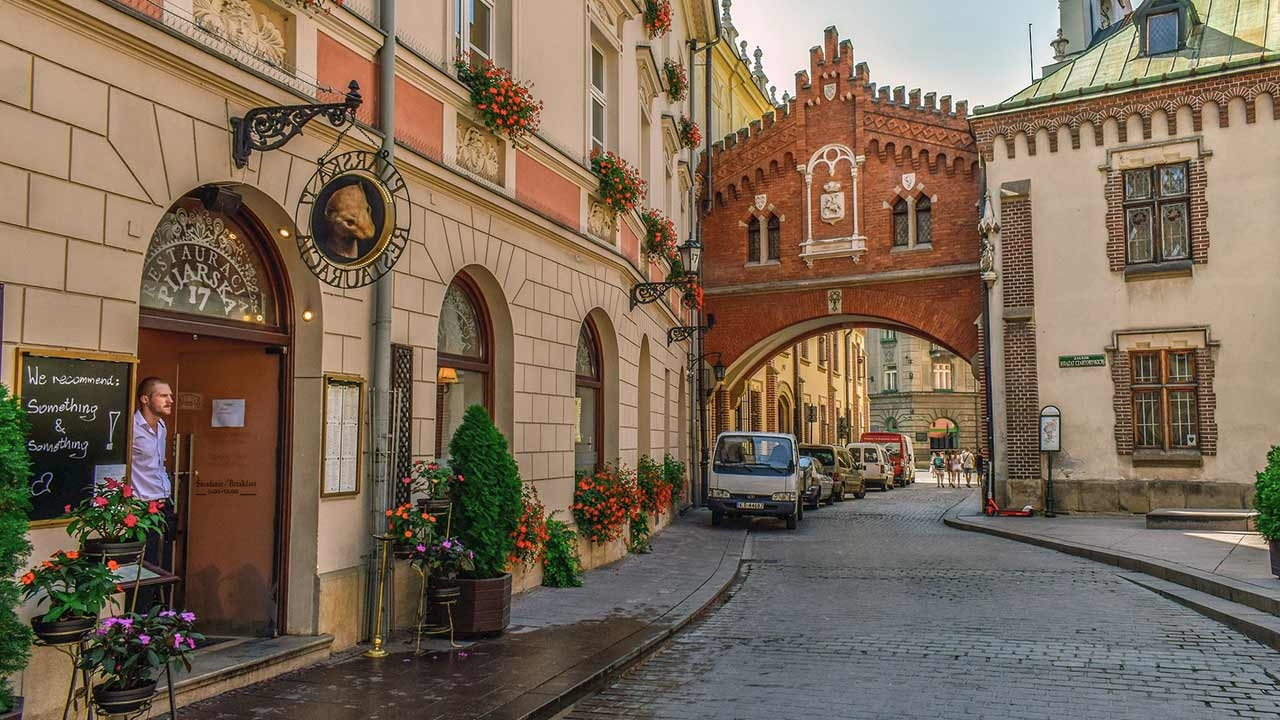 Kraków jest bardzo malowniczym miastem, dlatego warto wybrać nocleg w centrum z widokiem na Rynek mat.pras