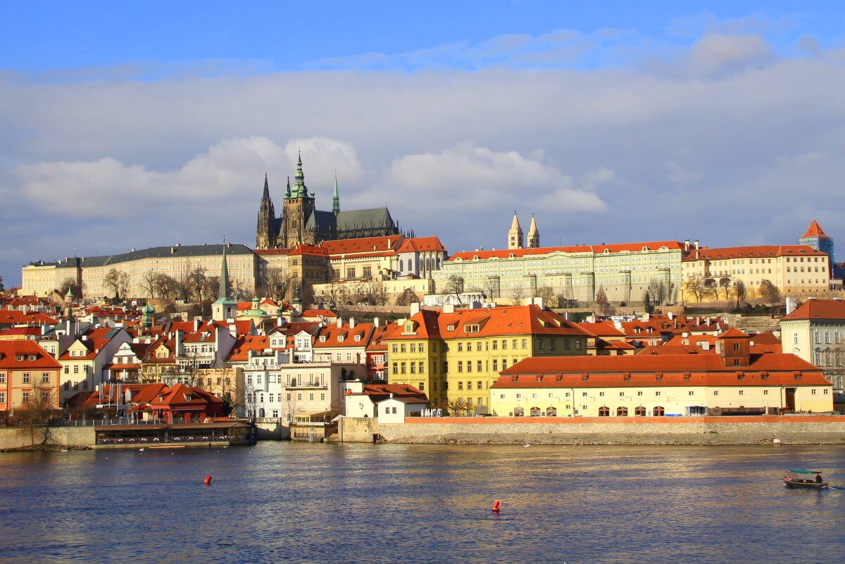 Praga, stolica Czech Panorama wzgórza Hradczany w Pradze