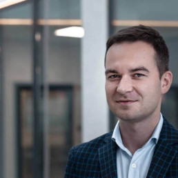 Kamil Pakosz turystyka pomoc niosącym pomoc