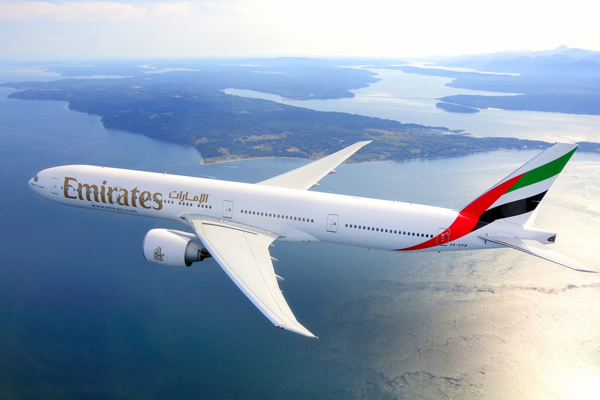 Emirates wznawiają loty do 9 miejsc