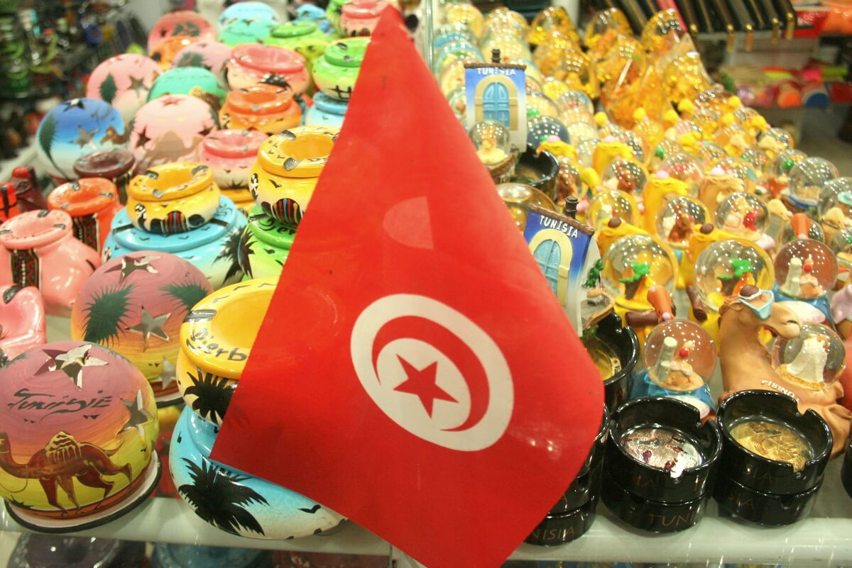 Na bazarze na wyspie Dżerba Ruszają czartery do Tunezji