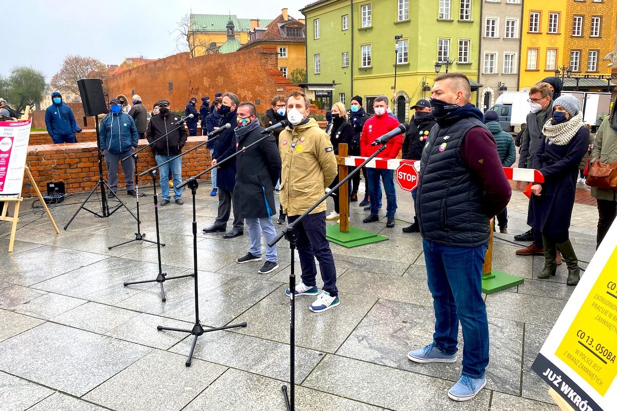 Spotkanie "branż zamkniętych" na placu Zamkowym