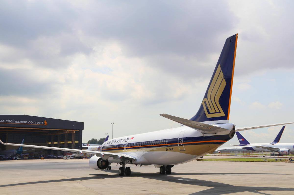 Boeing 837-800 NG w barwach SIA SIA przejmuja SilkAir