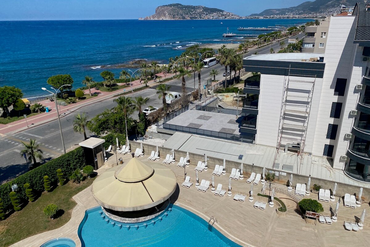 Widok z tarasu w hotelu Grand Kaptan
