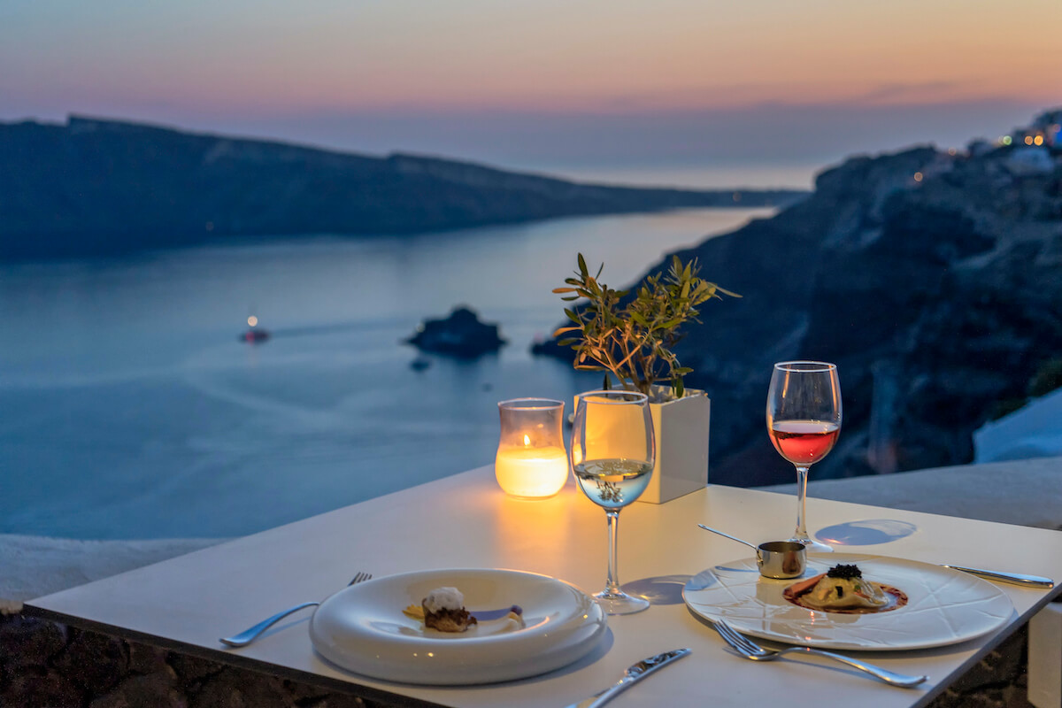 Restauracja na Santorini, fot. Merakos”