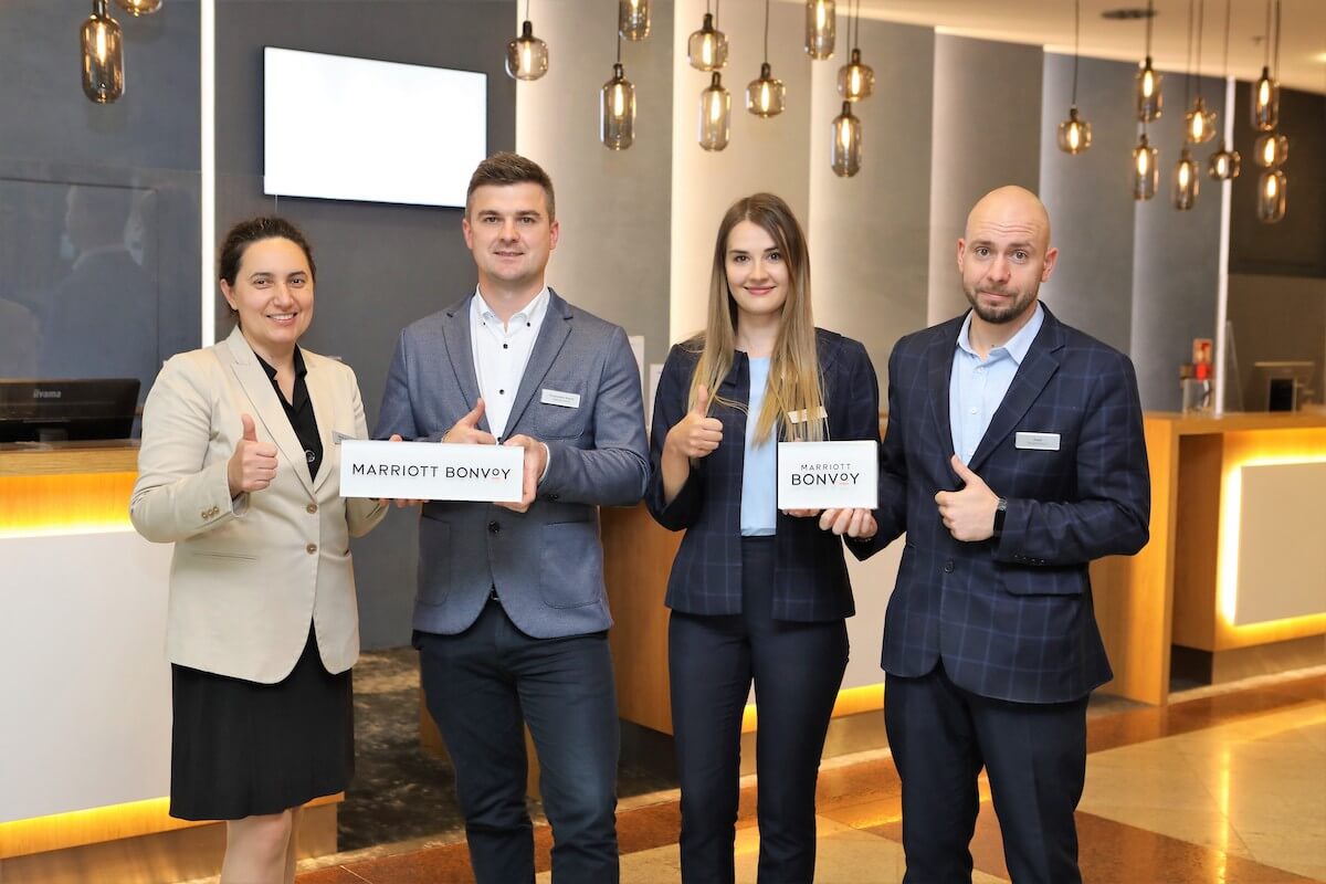Nagrodzona ekipa warszawskiego hotelu Courtyard by Marriott Warsaw Airport Sukces warszawskiego hotelu Courtyard by Marriott Warsaw Airport