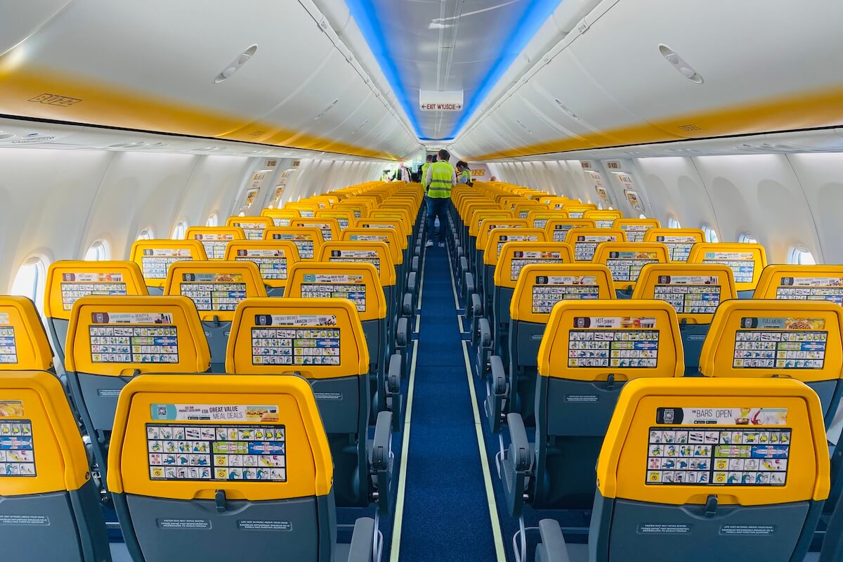 Wnętrze nowego B737 8200 w barwach Ryanair Buzz 