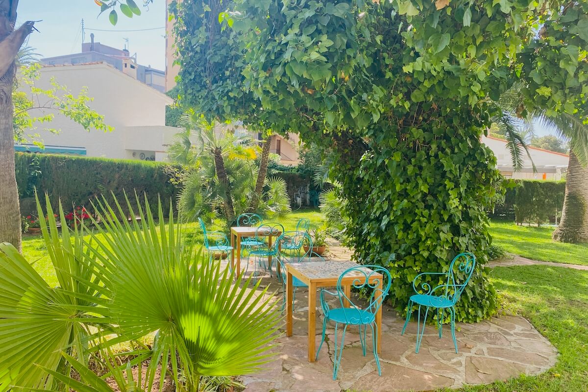 Ogród w hotelu Tramontana w Benicassim