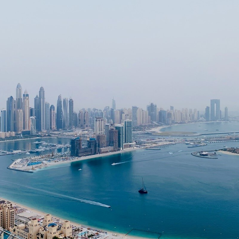 Widok na Dubaj z The View of the Palm
