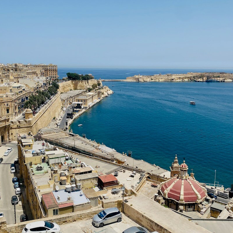 Widok z Górnych Ogrodów Baraka w Valletcie