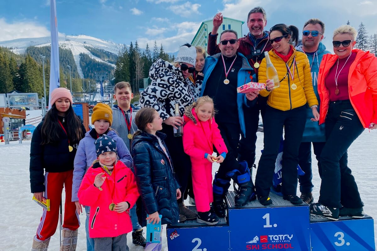 Zwycięzcy zawodów narciarskich podczas Ski Closing na Chopoku 2023