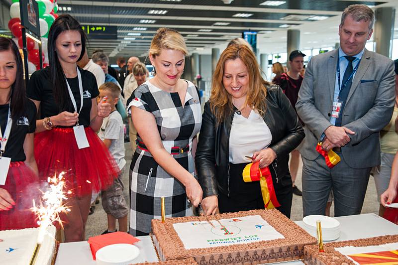 Gabriela Mańka-Sokullu podczas inauguracyjnego polaczenia do Ochrydy