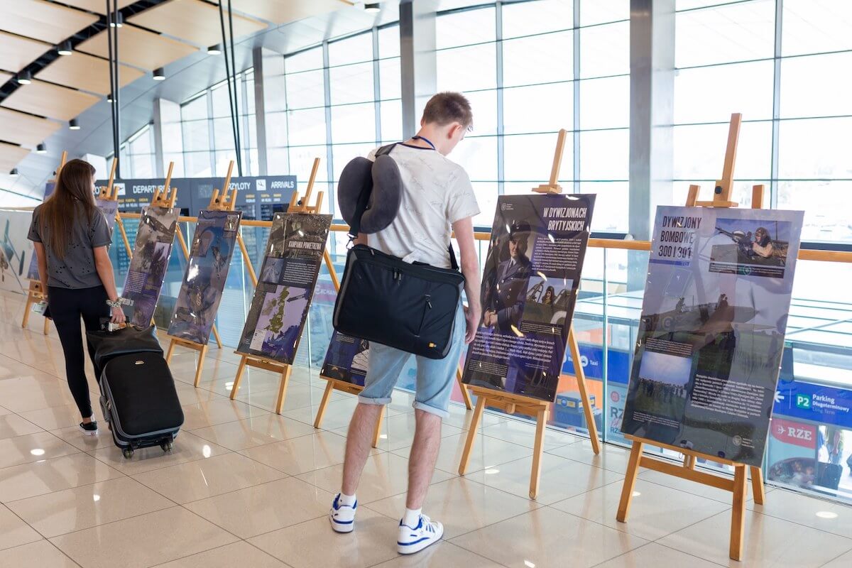 Wystawa „Polacy w bitwie o Wielką Brytanię” na lotnisku w Rzeszowie