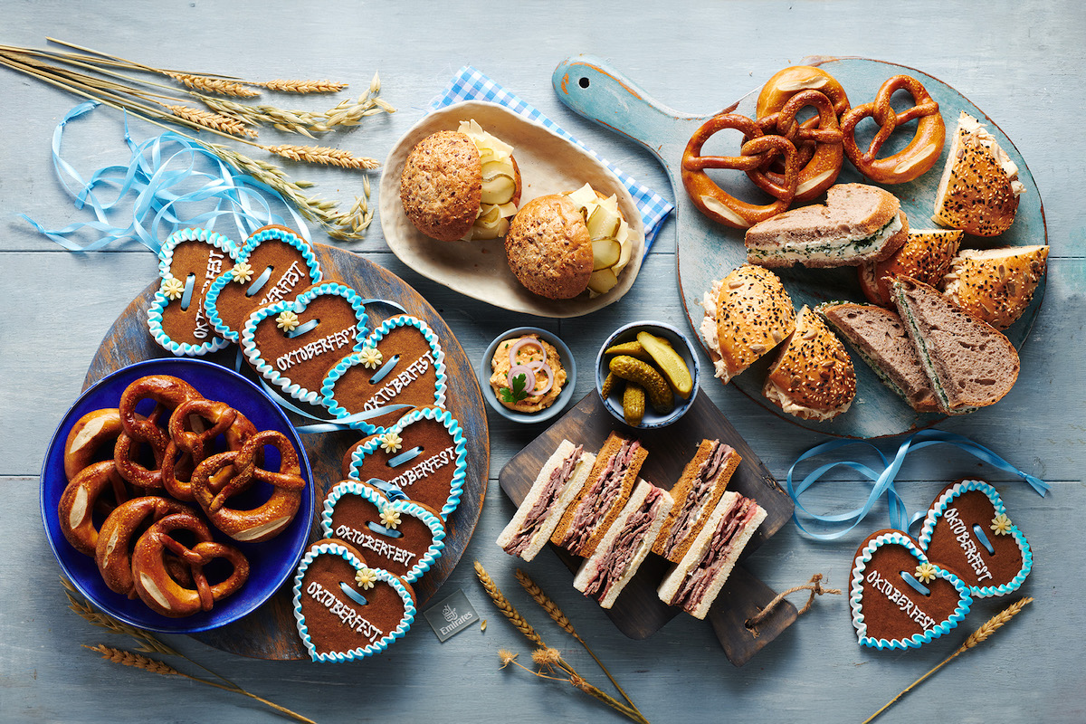 Obchody Oktoberfest Na Pok adach Samolot w Emirates Wasza Turystyka