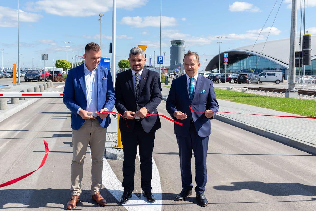 Otwarcie nowego parkingu przy lotnisku w Rzeszowie