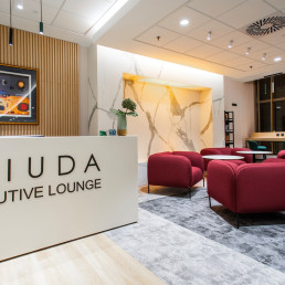 Salon Executive Etiuda został oddany po modernizacji do dyspozycji pasażerów podróżujących z Lotniska Chopina do państw spoza strefy Schengen