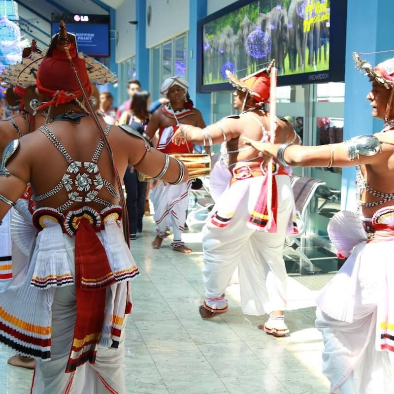 Uroczyste powitanie klientów Itaki na lotnisku w Colombo