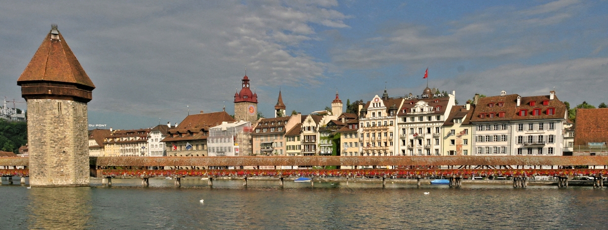Widok na Lucernę od strony Jeziora Czterech Kantonów. /fot. Mieczysław Pawłowicz