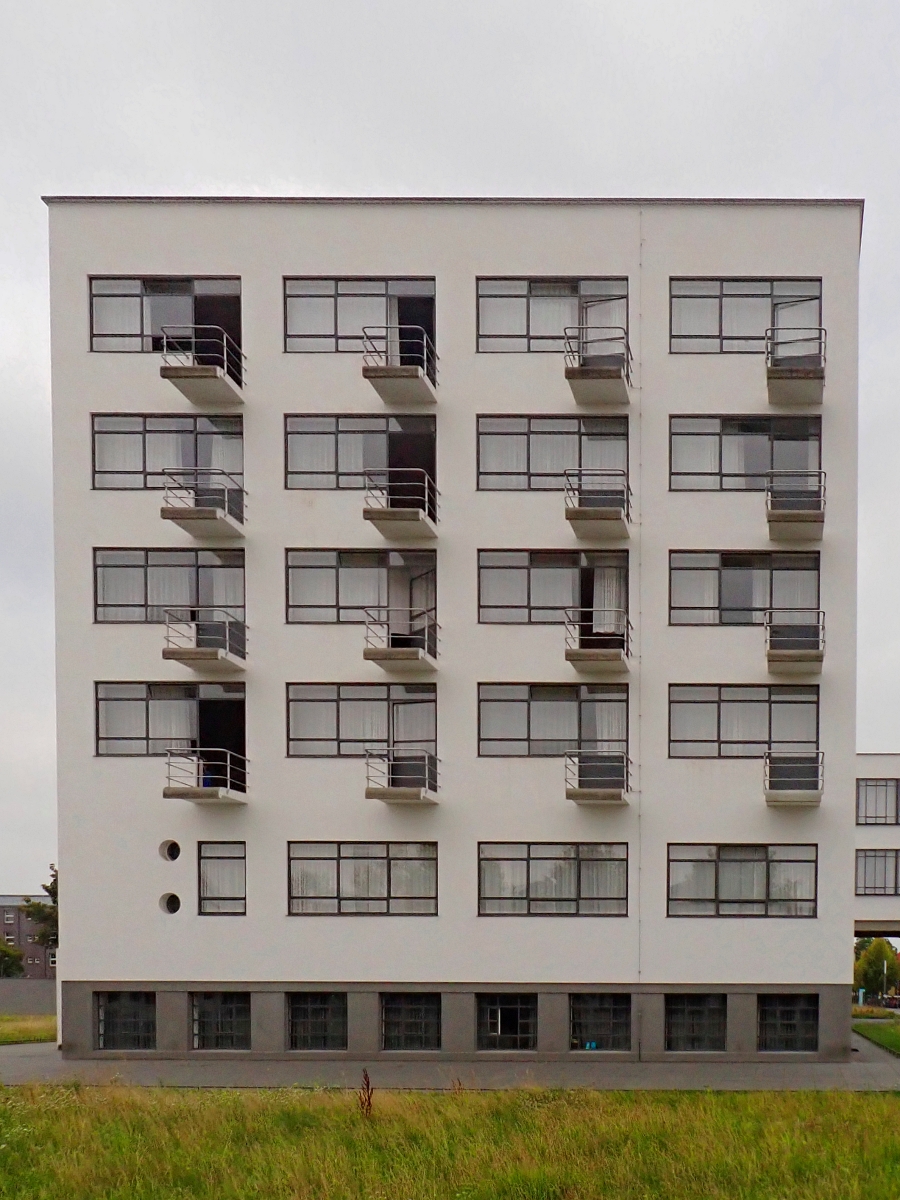 Prostota i oszczędność to charakterystyczne cechy stylu Bauhaus. /fot. Mieczysław Pawłowicz