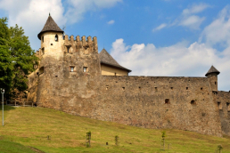 Zamki jak Stara Lubowla to jedna z wielu atrakcji Słowacji./fot.Mieczysław Pawłowicz