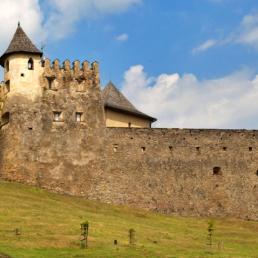 Zamki jak Stara Lubowla to jedna z wielu atrakcji Słowacji./fot.Mieczysław Pawłowicz