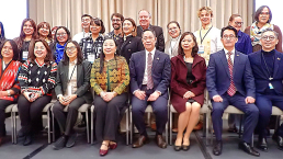 Ambasador Republiki Filipin w Polsce, JE Alan Deniega w otoczeniu przedstawicieli filipińskiej branży turystycznej. /fot. Mieczysław Pawłowicz