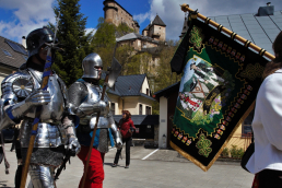 Turzove Slavnosti, parada pod Zamkiem Orawskim. fot. Mieczysław Pawłowicz