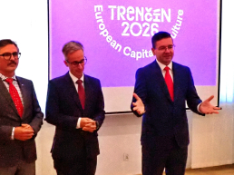 Panowie Martin Pavlik, Slovakia Travel, Martin Cimerman, Zastępca Ambasadora Republiki Słowackiej oraz Adrian Kromka, Słowacki Instytut Kultury otworzyli konferencję prasową Trenczyna./fot. Mieczysław Pawłowicz